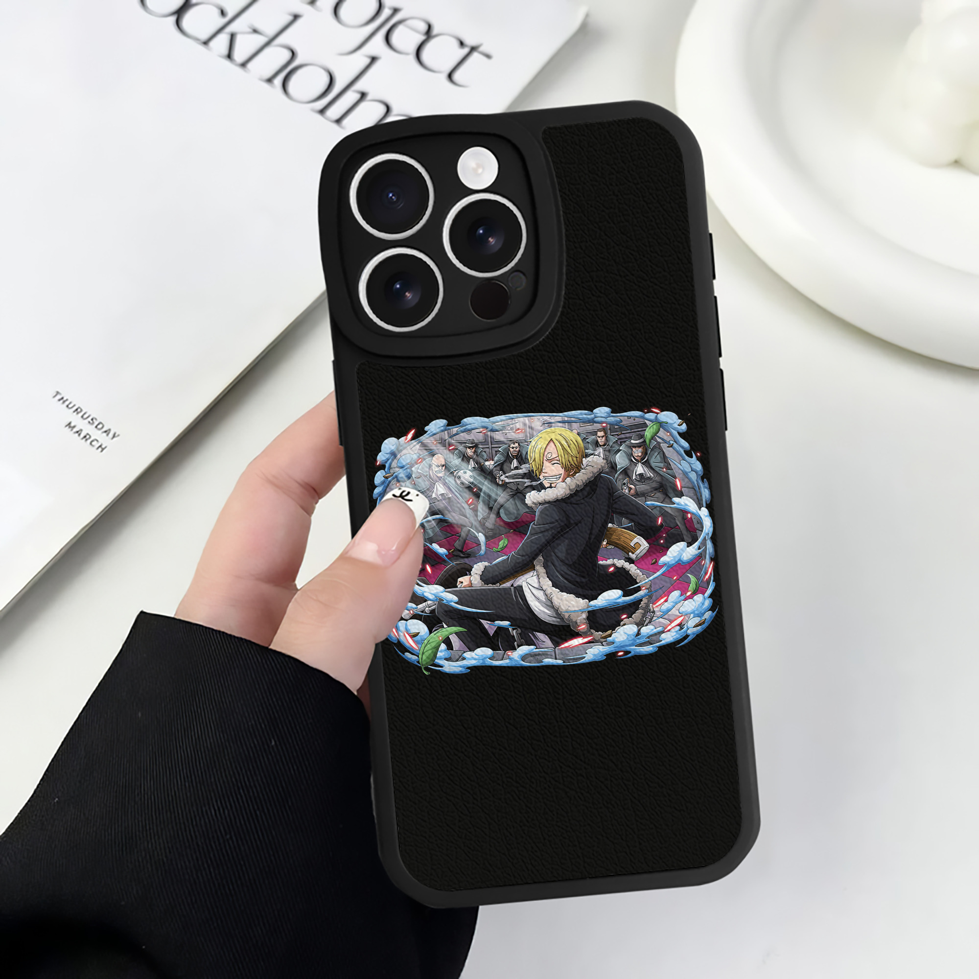 （画像用） ワンピース サンジ ONE PIECE Sanji 【iPhone 16シリーズ対応】シリコンスマホケース（レザー調） 材質：シリコン